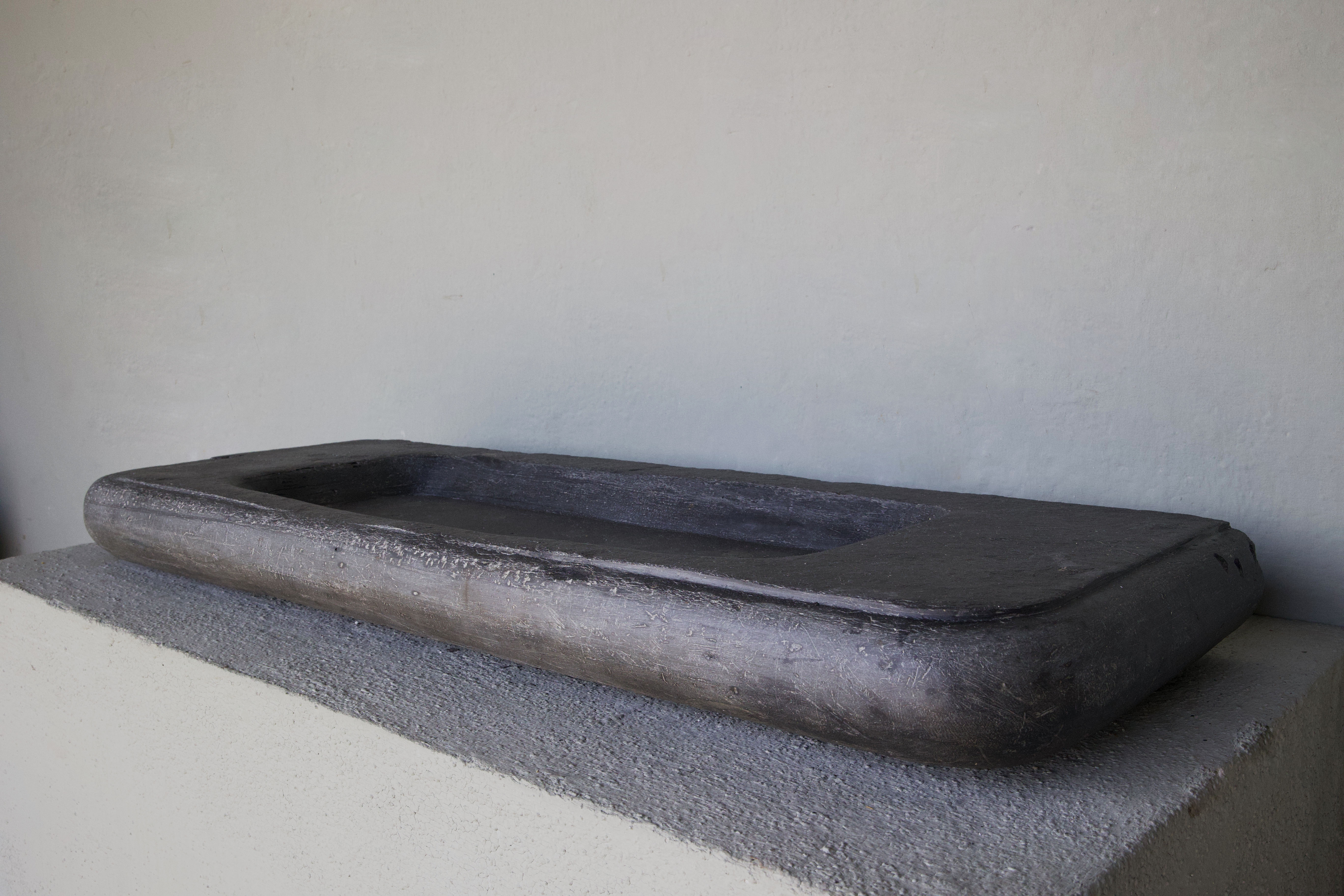 Early 19th c. Sink from a Maison Particulaire in Brussels, Belgium - image 2